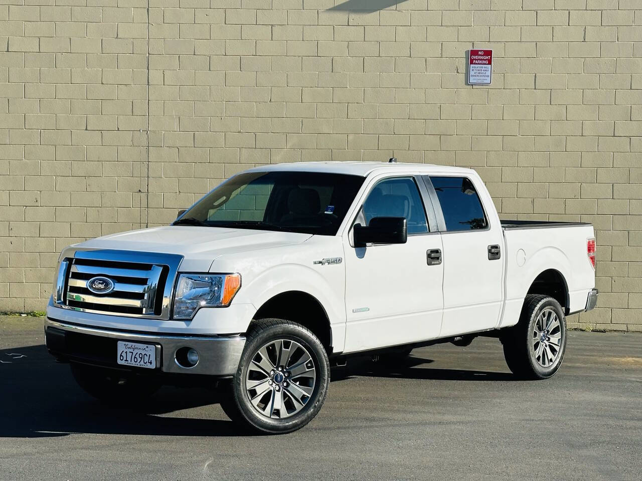 Used 2013 Ford F150 XLT w/ Trailer Tow Pkg image 4
