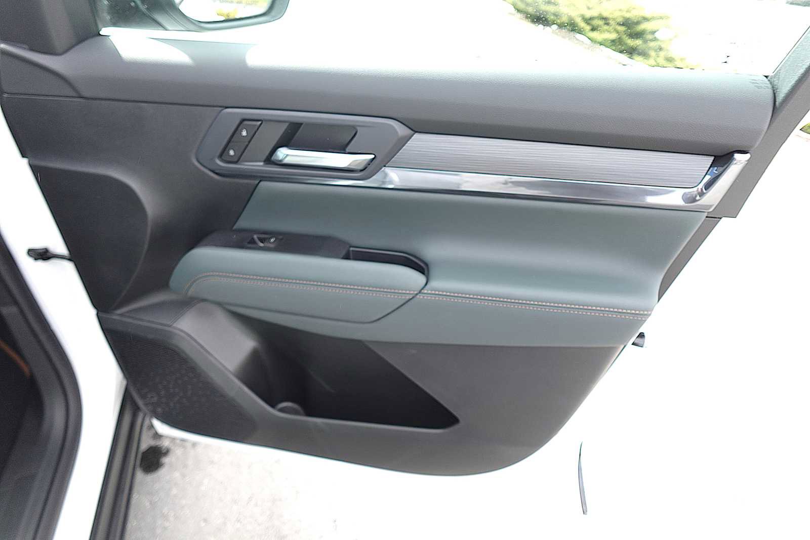 Used 2026 GMC Terrain AT4 w/ Convenience Package III image 25