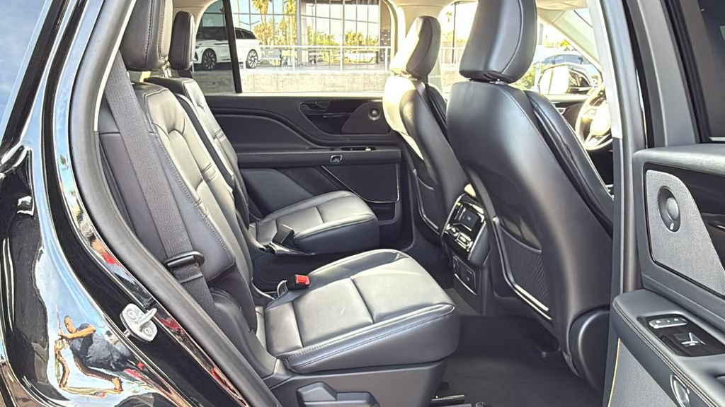 New 2025 Lincoln Aviator AWD w/ Equipment Group 101A image 21