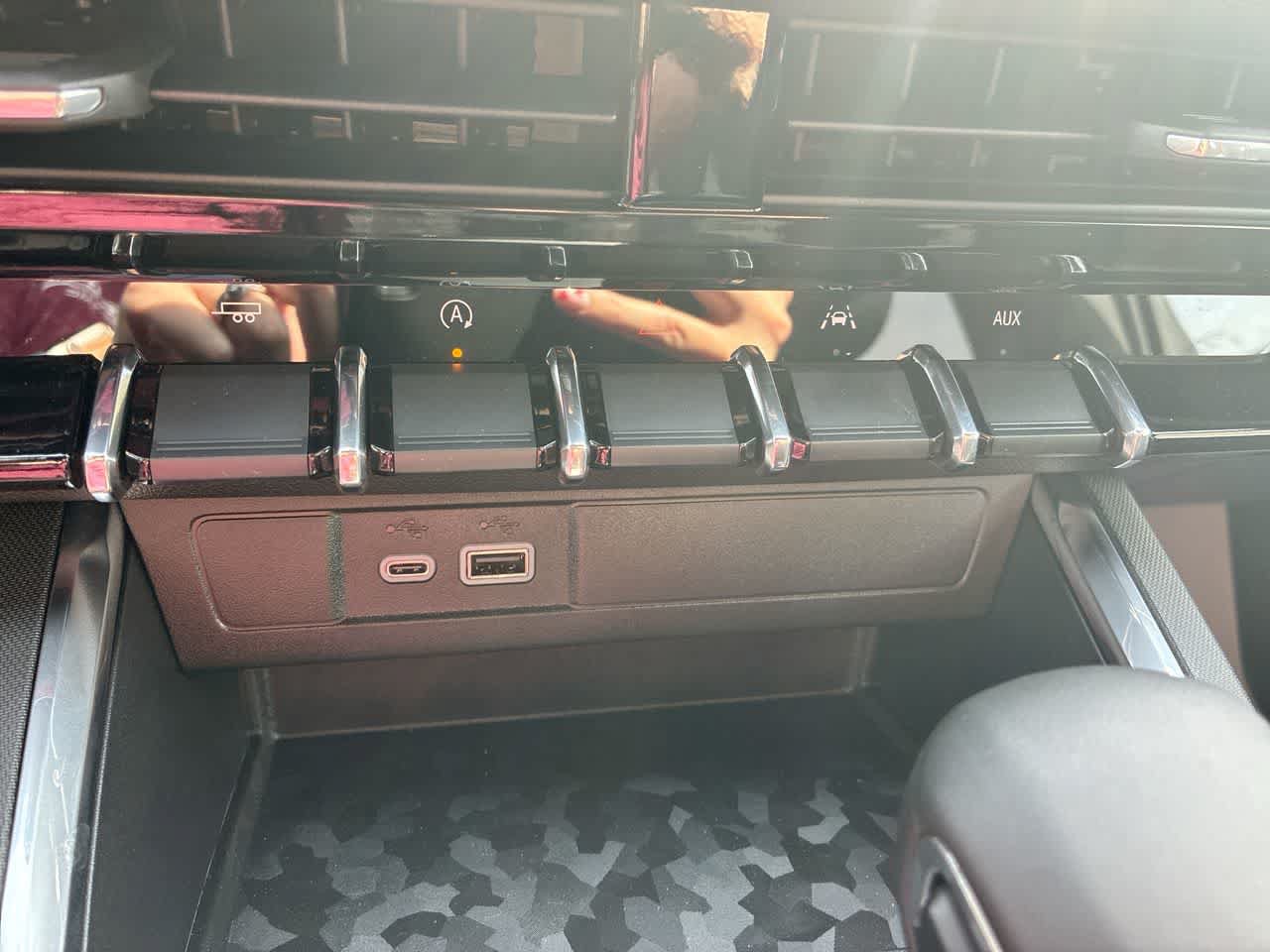 New 2026 GMC Canyon Elevation w/ Convenience Package RWD image 18