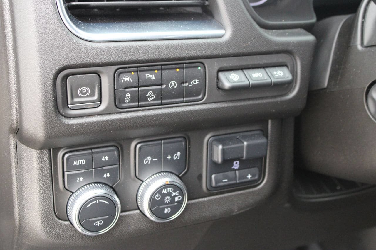 Used 2021 GMC Yukon AT4 w/ AT4 Premium Plus Package AWD/4WD image 10