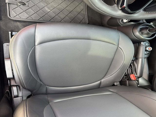 Used 2021 MINI Cooper 4-Door Hardtop image 9
