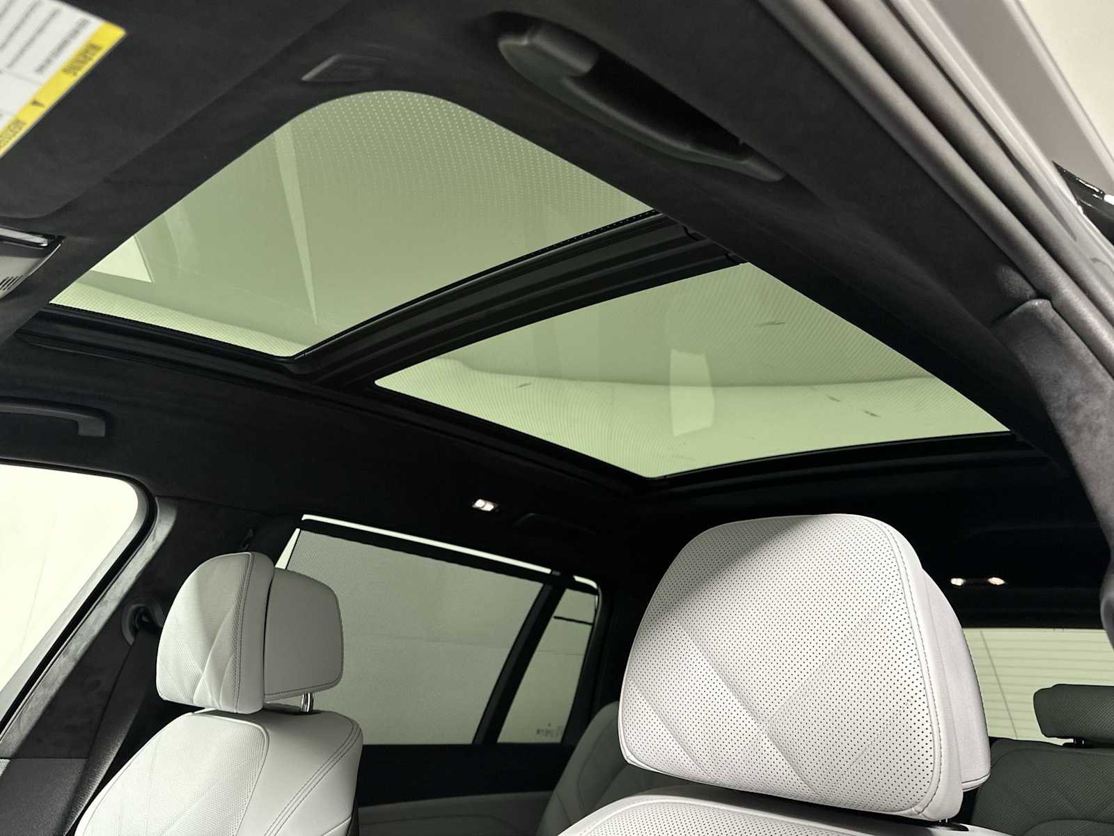 New 2026 BMW X7 xDrive40i w/ Executive Package image 18
