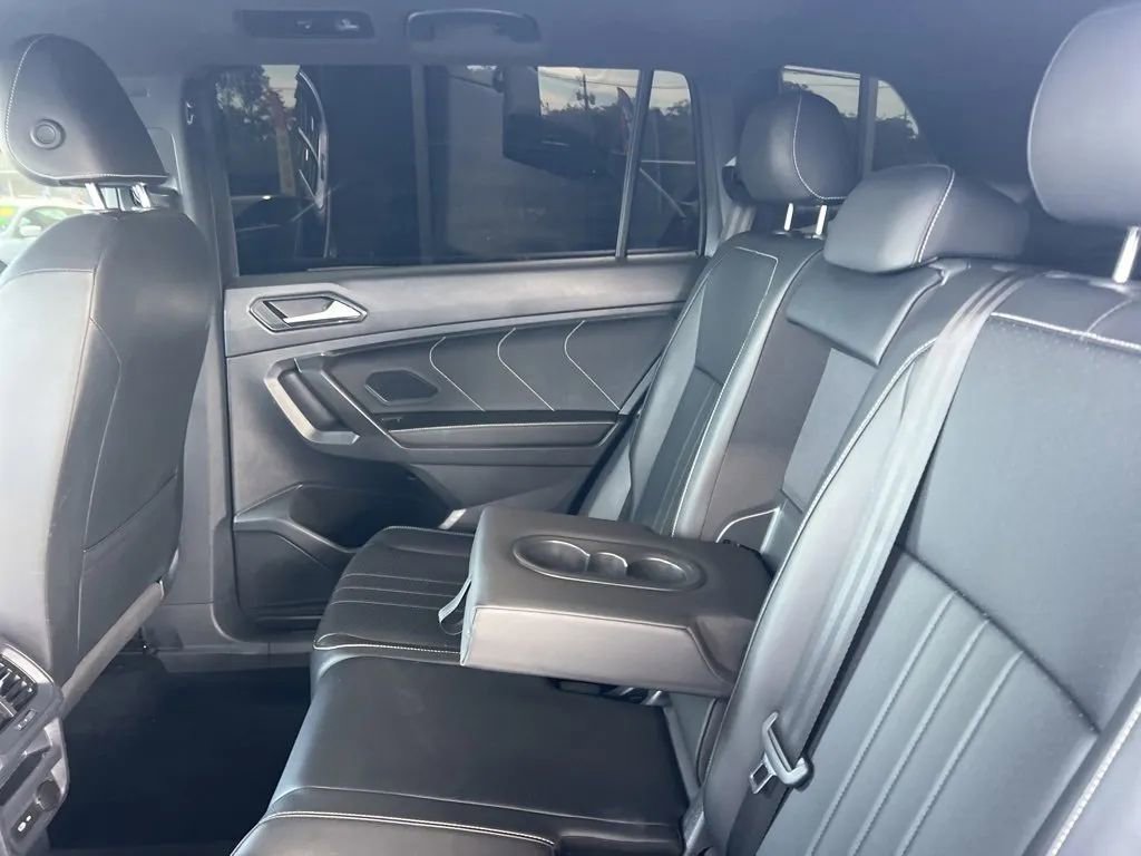 Used 2022 Volkswagen Tiguan SE R-Line image 40