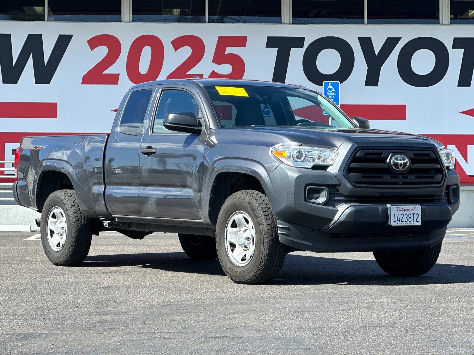 Used 2019 Toyota Tacoma SR image 8