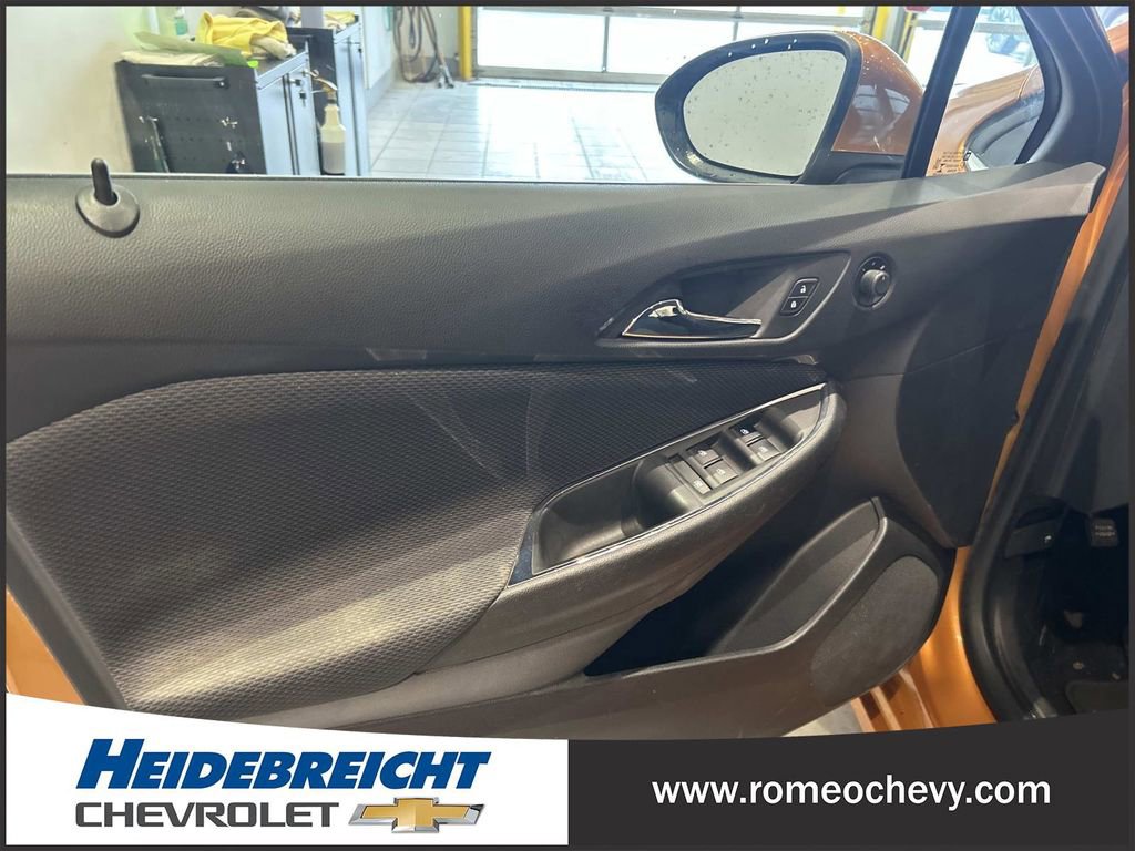 Used 2017 Chevrolet Cruze LT w/ Convenience Package image 14