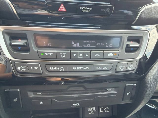 Used 2022 Honda Pilot Touring image 17
