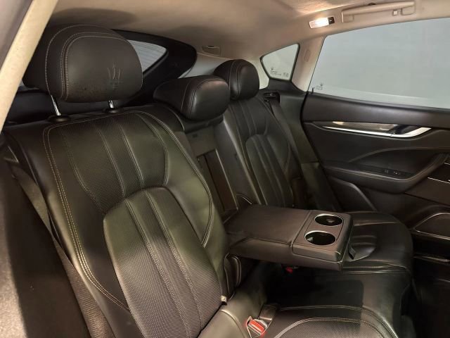 Used 2018 Maserati Levante S GranSport image 31