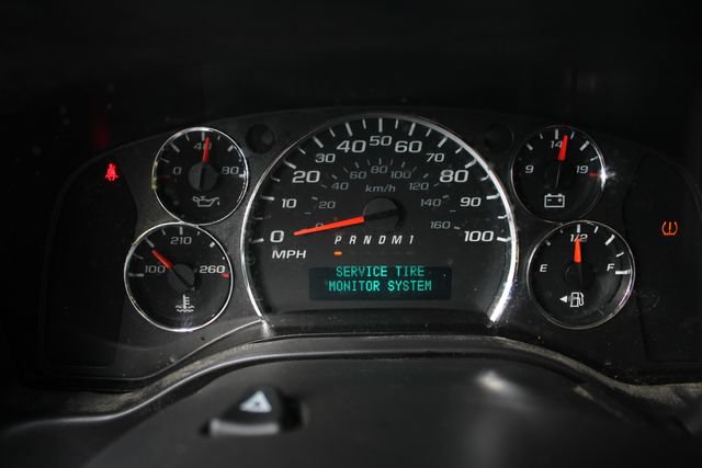 Used 2017 GMC Savana 2500 RWD image 7