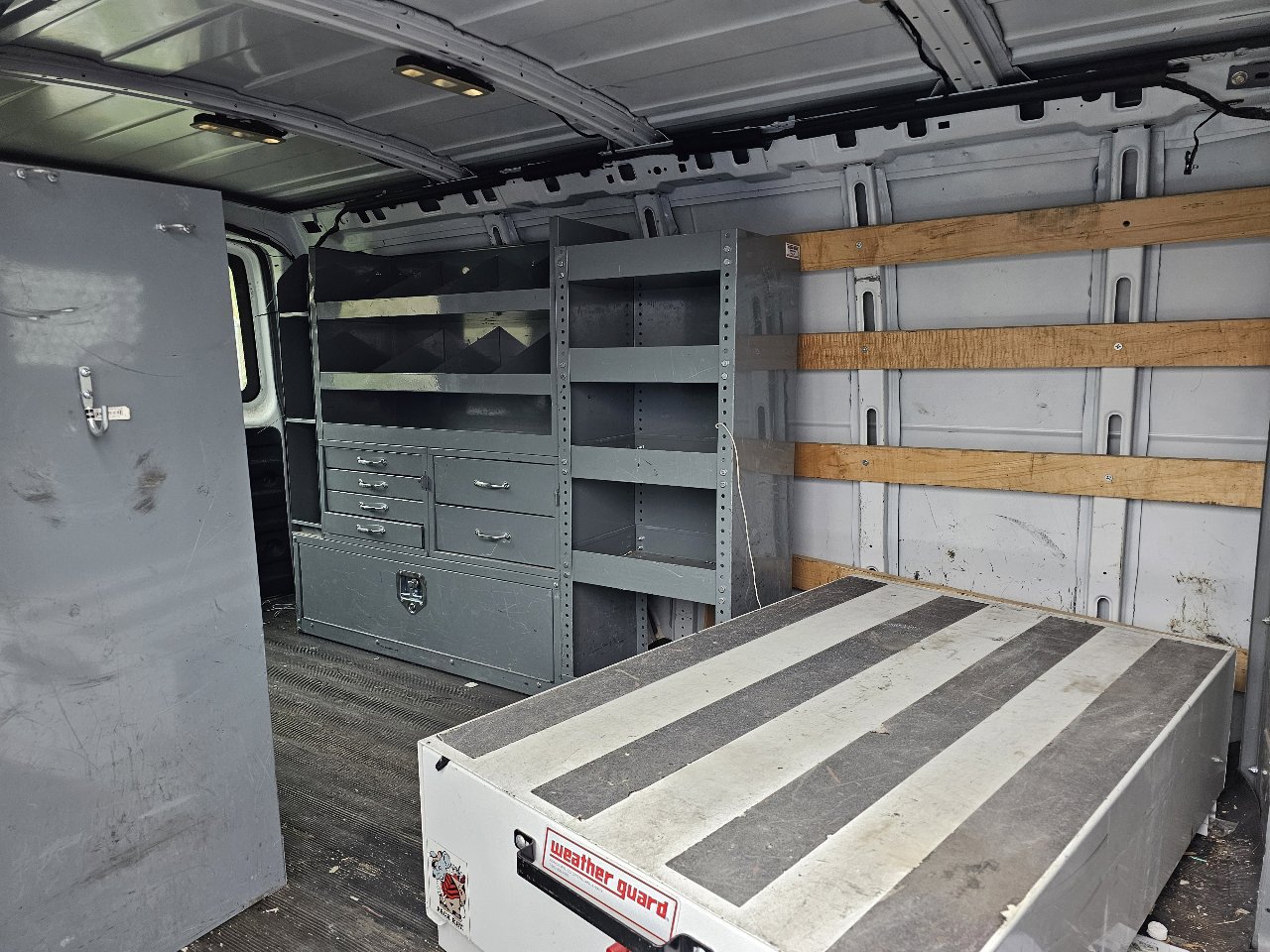 Used 2017 GMC Savana 2500 image 9