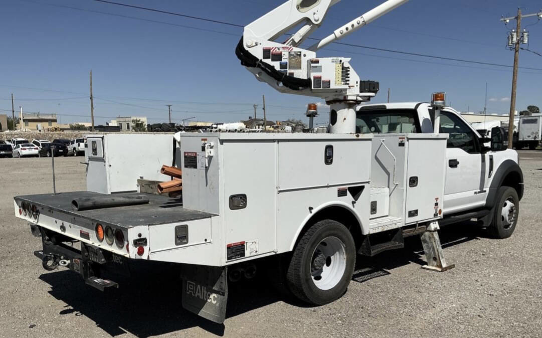 Used 2019 Ford F550 4x4 Regular Cab Super Duty image 4
