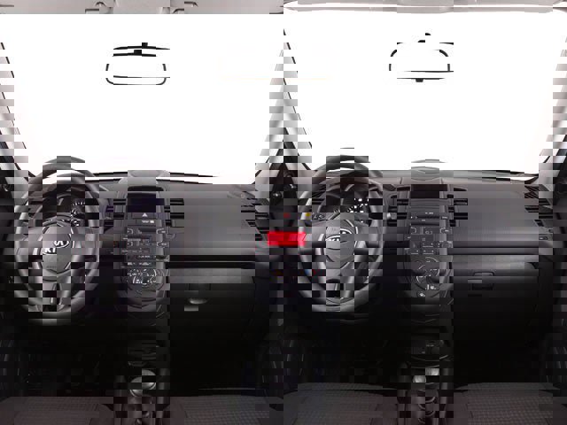 Used 2013 Kia Soul + FWD image 10