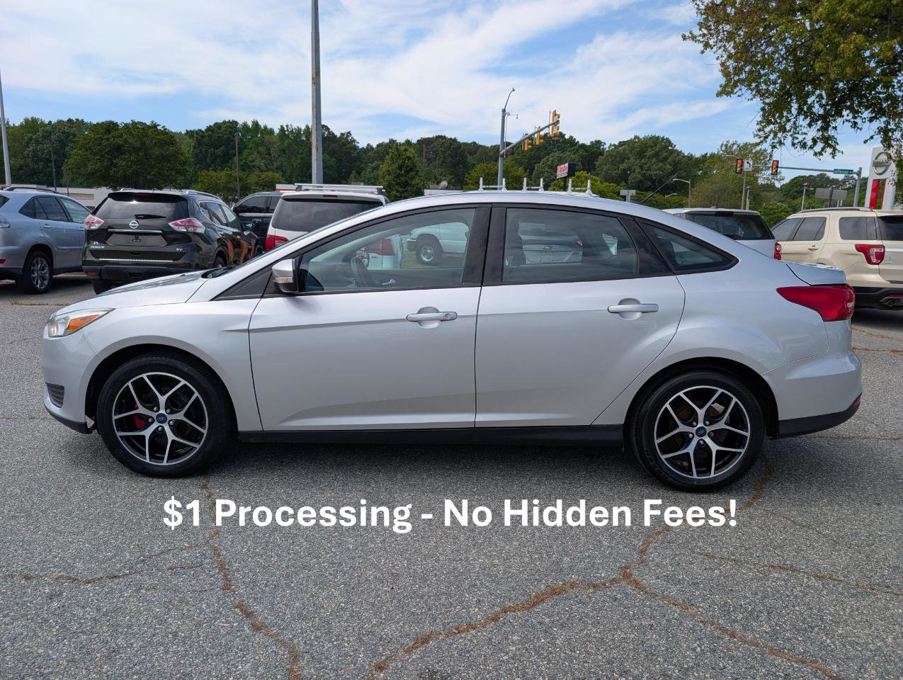 Used 2016 Ford Focus SE FWD image 2