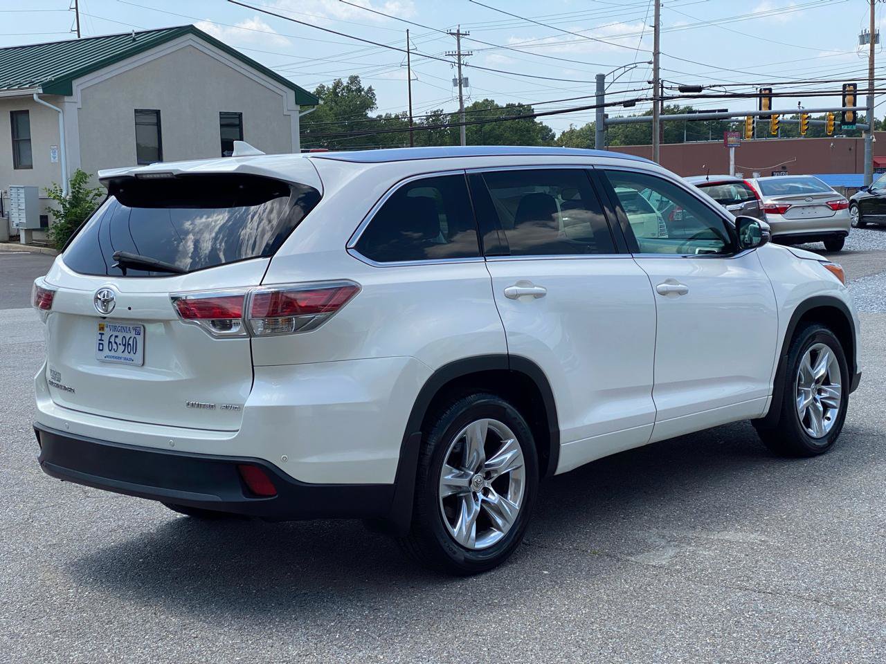 Used 2015 Toyota Highlander Limited Platinum AWD/4WD image 3