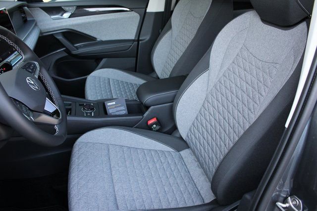 New 2025 Volkswagen Tiguan S AWD/4WD image 4