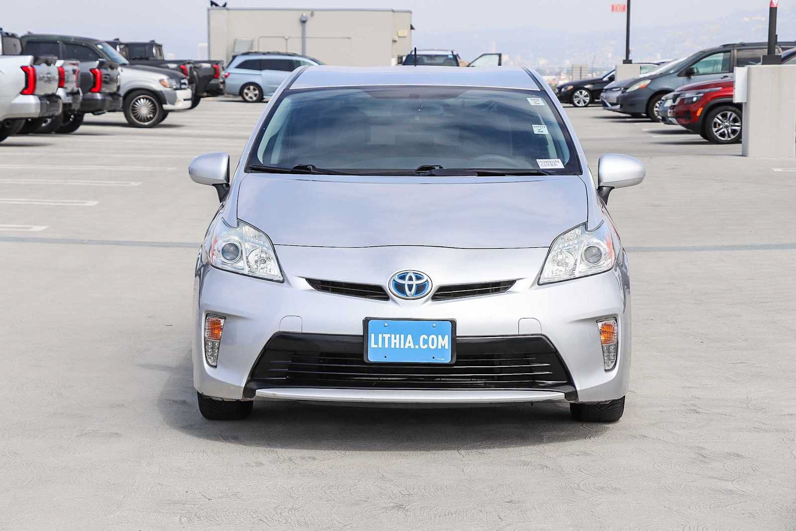 Used 2015 Toyota Prius Two FWD image 2
