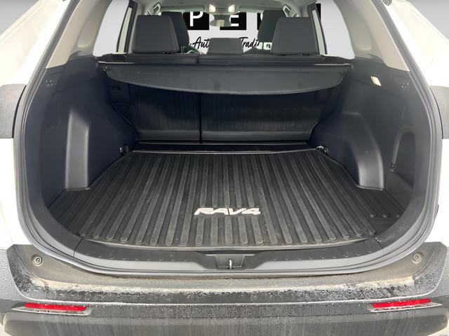 Used 2023 Toyota RAV4 LE image 17