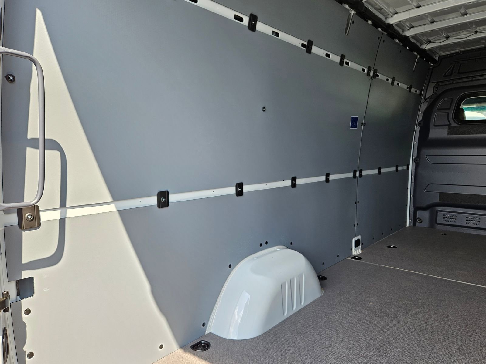 New 2024 Mercedes-Benz eSprinter 170 Cargo image 30