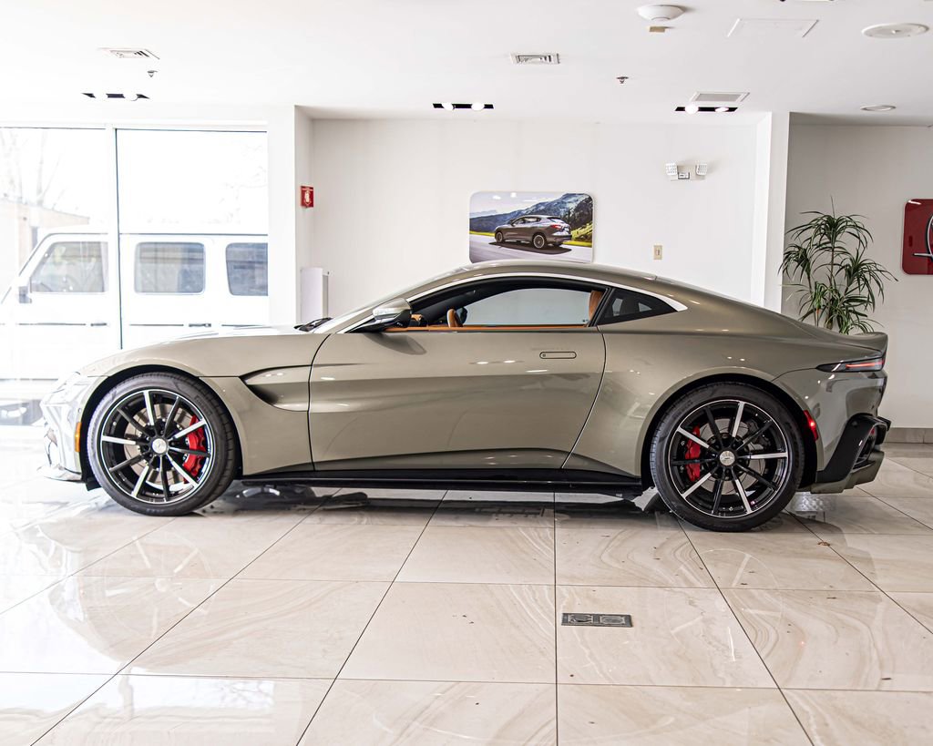 Used 2023 Aston Martin V8 Vantage Coupe image 6