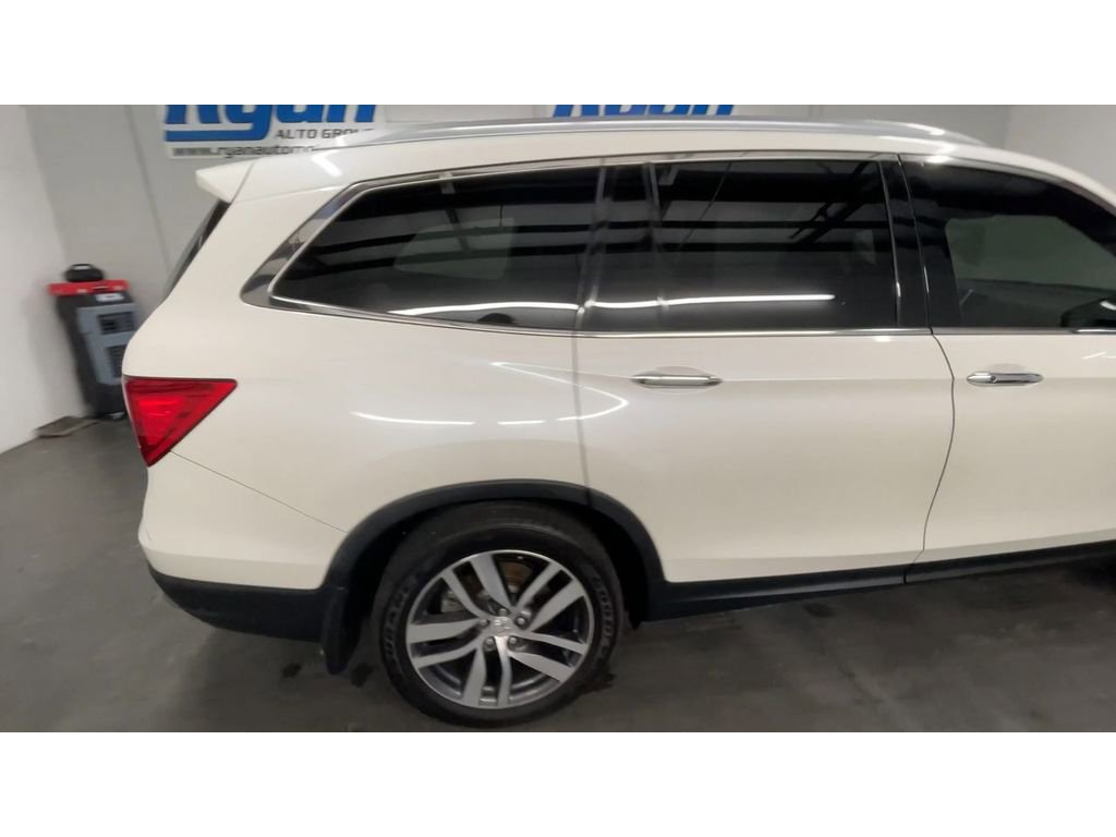 Used 2017 Honda Pilot Touring image 9