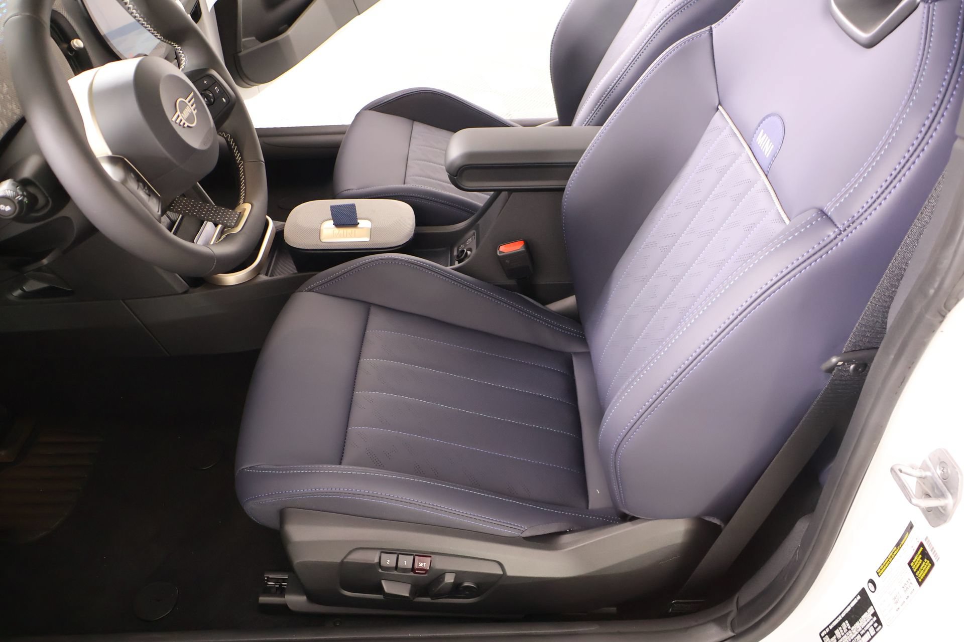 New 2026 MINI Cooper 2-Door Hardtop FWD image 7