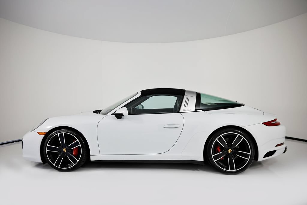 Certified 2018 Porsche 911 Targa 4S w/ Sportdesign Package AWD/4WD image 2