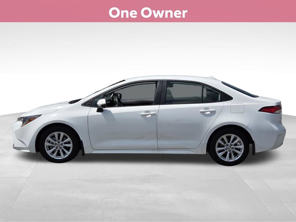 Certified 2025 Toyota Corolla LE w/ LE Premium Package FWD image 3