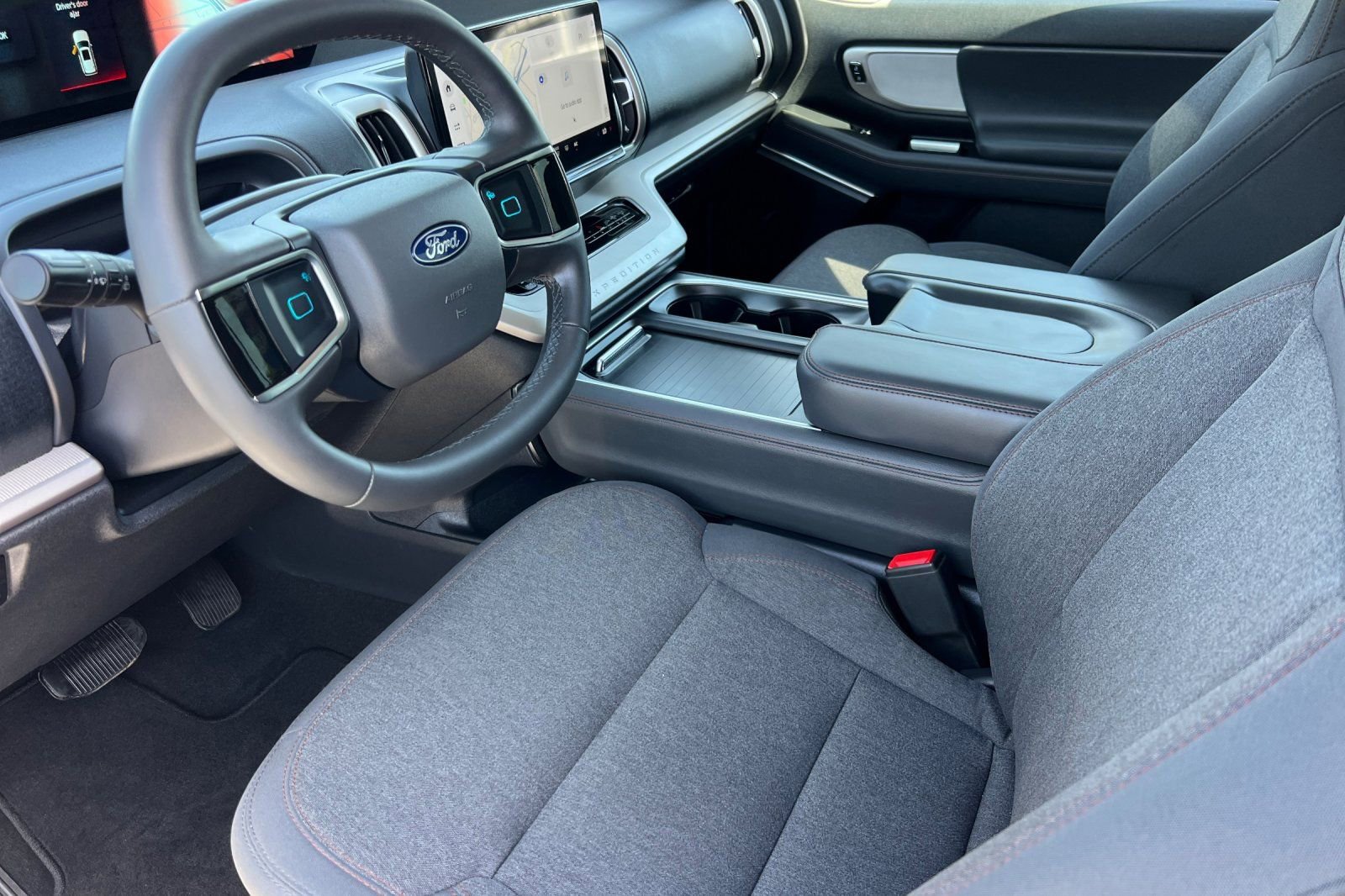 Used 2025 Ford Expedition Active AWD/4WD image 10