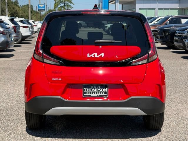 Used 2024 Kia Soul LX w/ Option Group 015 FWD image 3