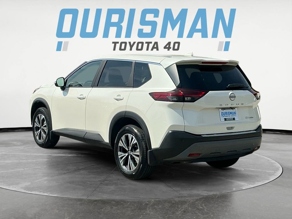 Used 2023 Nissan Rogue SV image 4