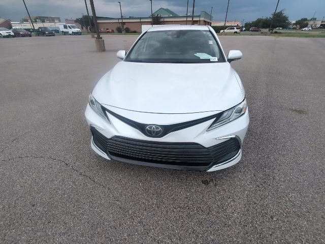 Used 2023 Toyota Camry XLE FWD image 13