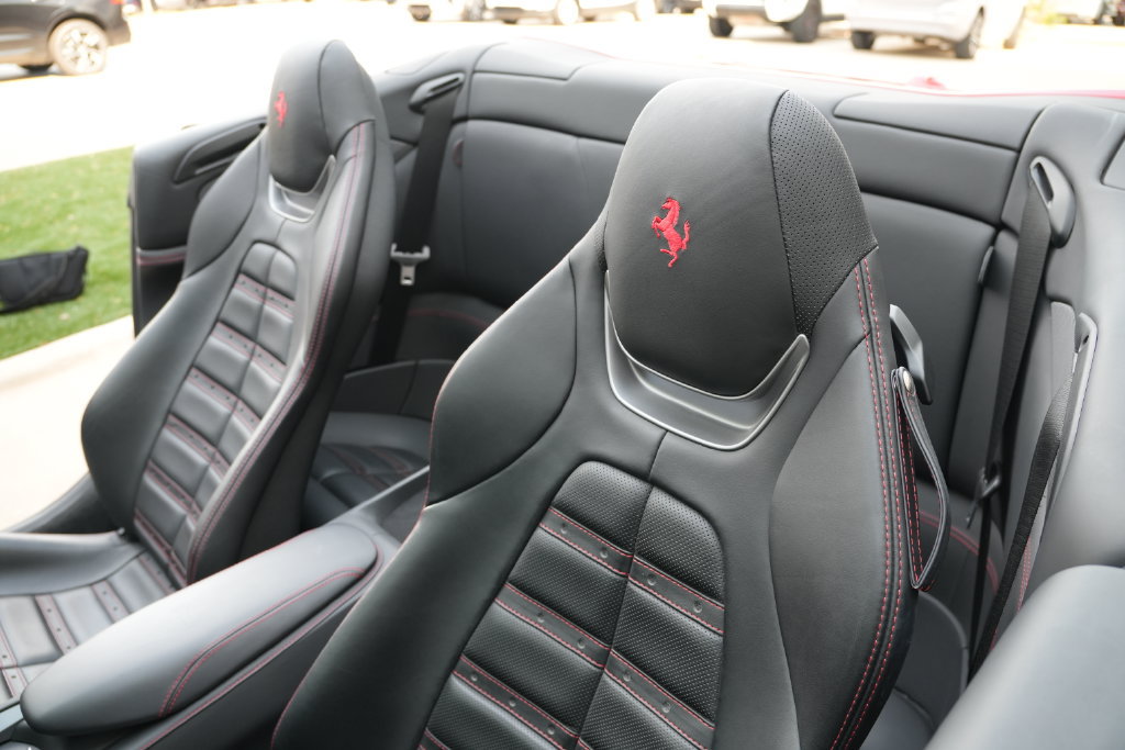 Used 2019 Ferrari Portofino RWD image 42