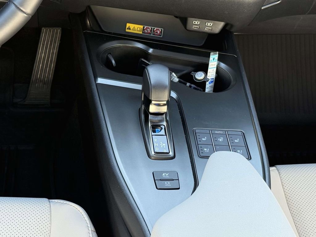 Used 2025 Lexus UX 300h AWD w/ Accessory Package (Z1) image 19