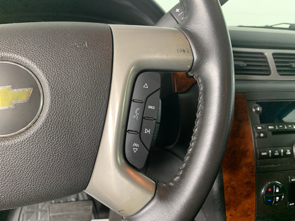 Used 2013 Chevrolet Suburban LT image 21