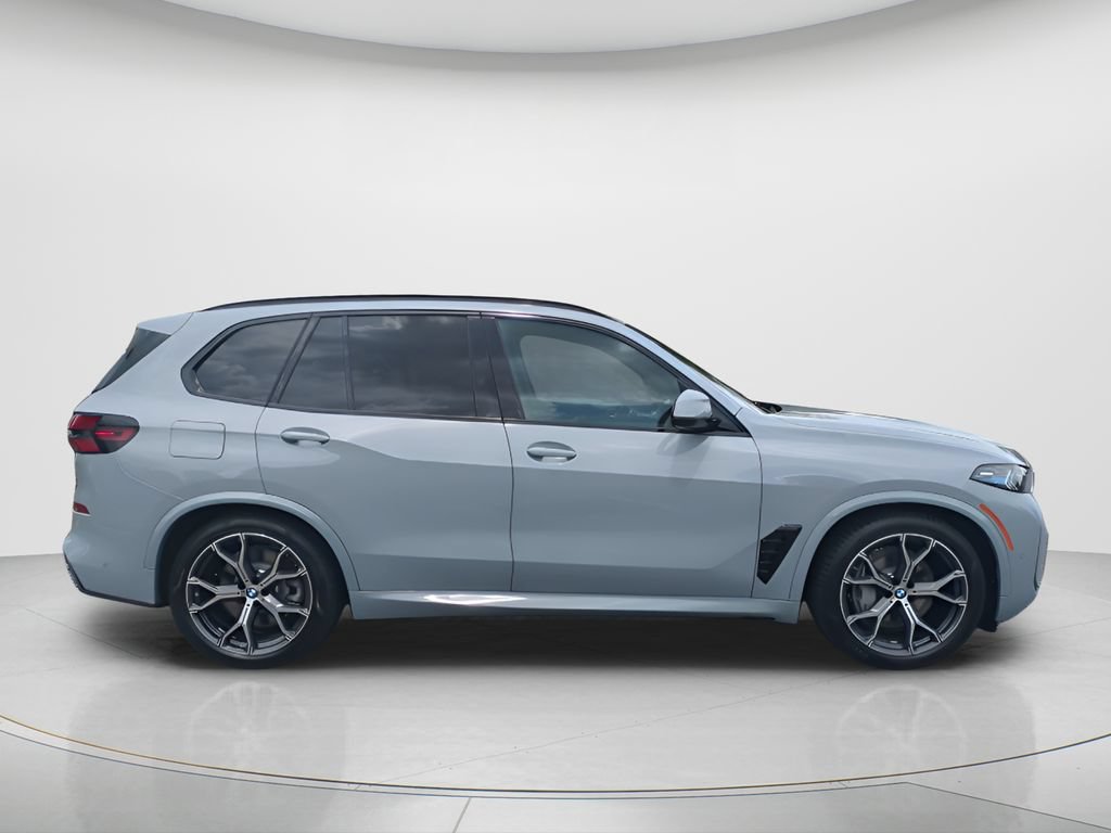 New 2026 BMW X5 xDrive50e w/ M Sport Package AWD/4WD image 4