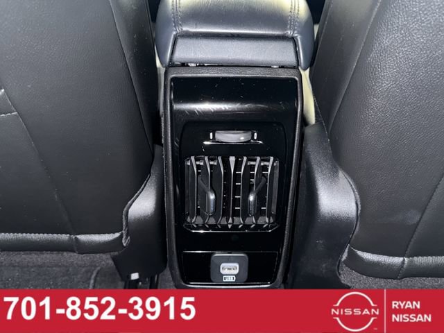 Used 2024 Jeep Compass Latitude image 34