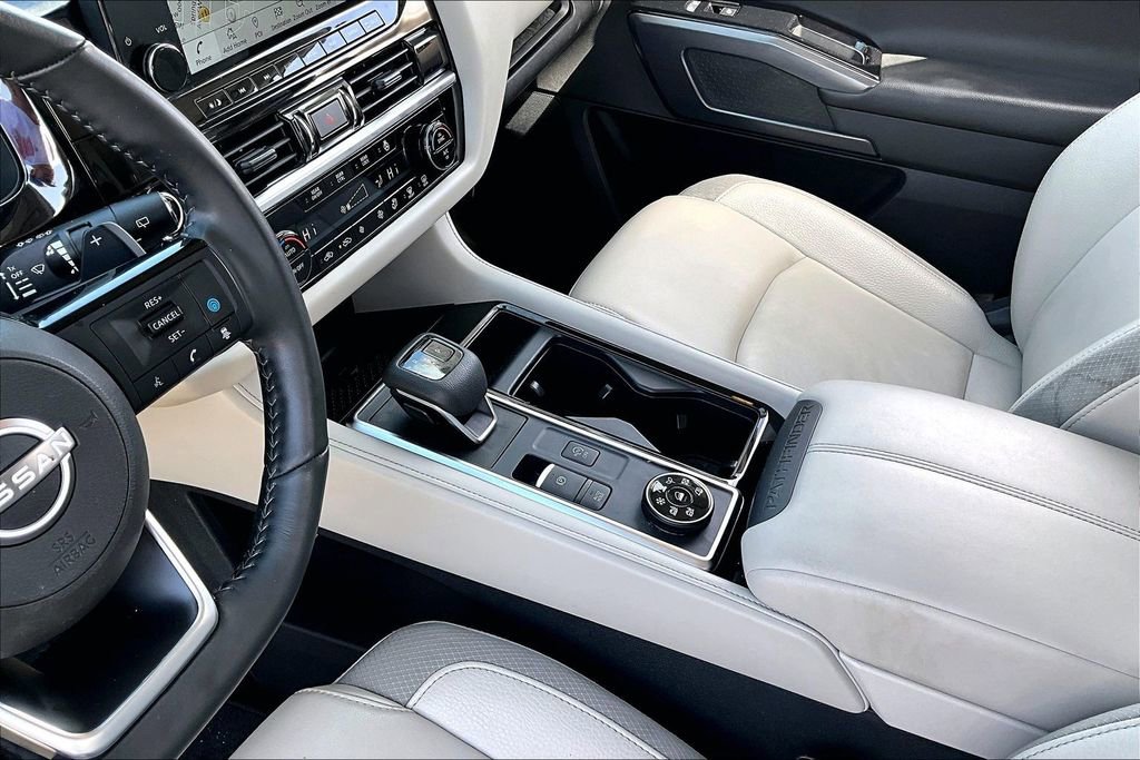 Used 2023 Nissan Pathfinder SL image 17