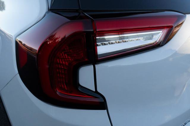 Used 2024 GMC Terrain SLE w/ Driver Convenience Package image 40