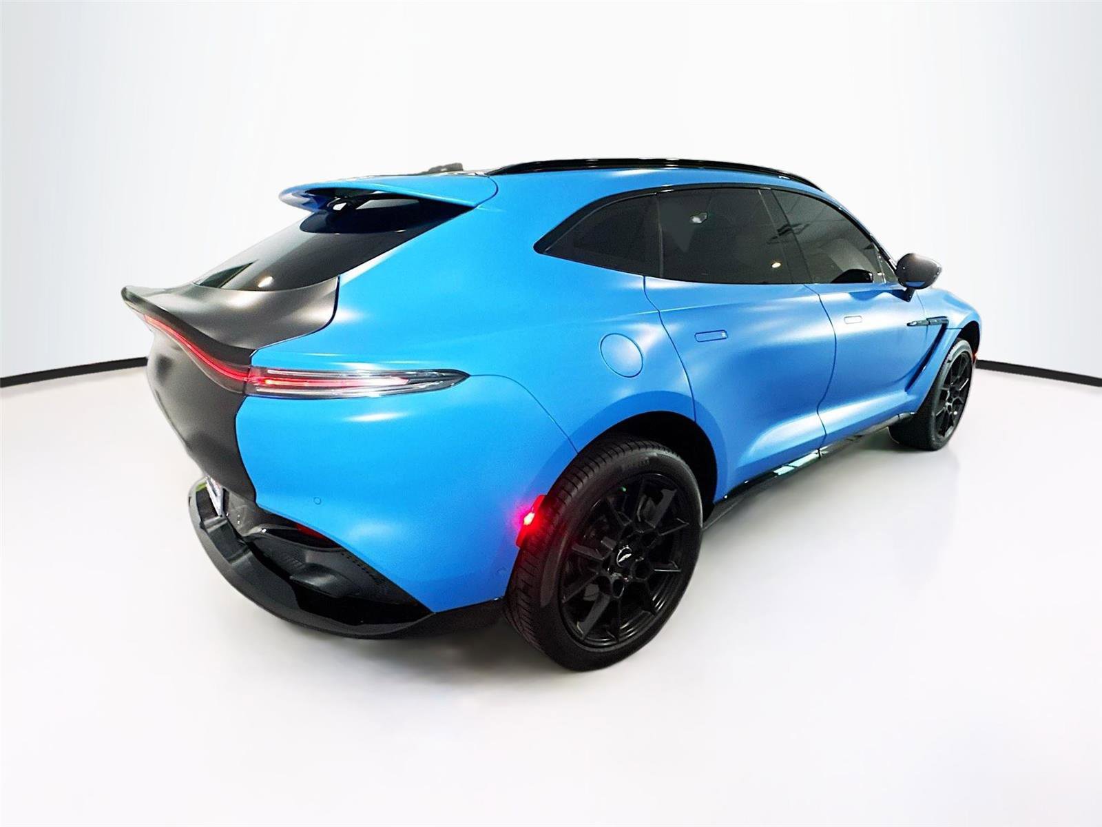 Used 2021 Aston Martin DBX image 37