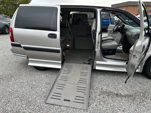 Used 2004 Chevrolet Venture Plus w/ Climate Package FWD image 22