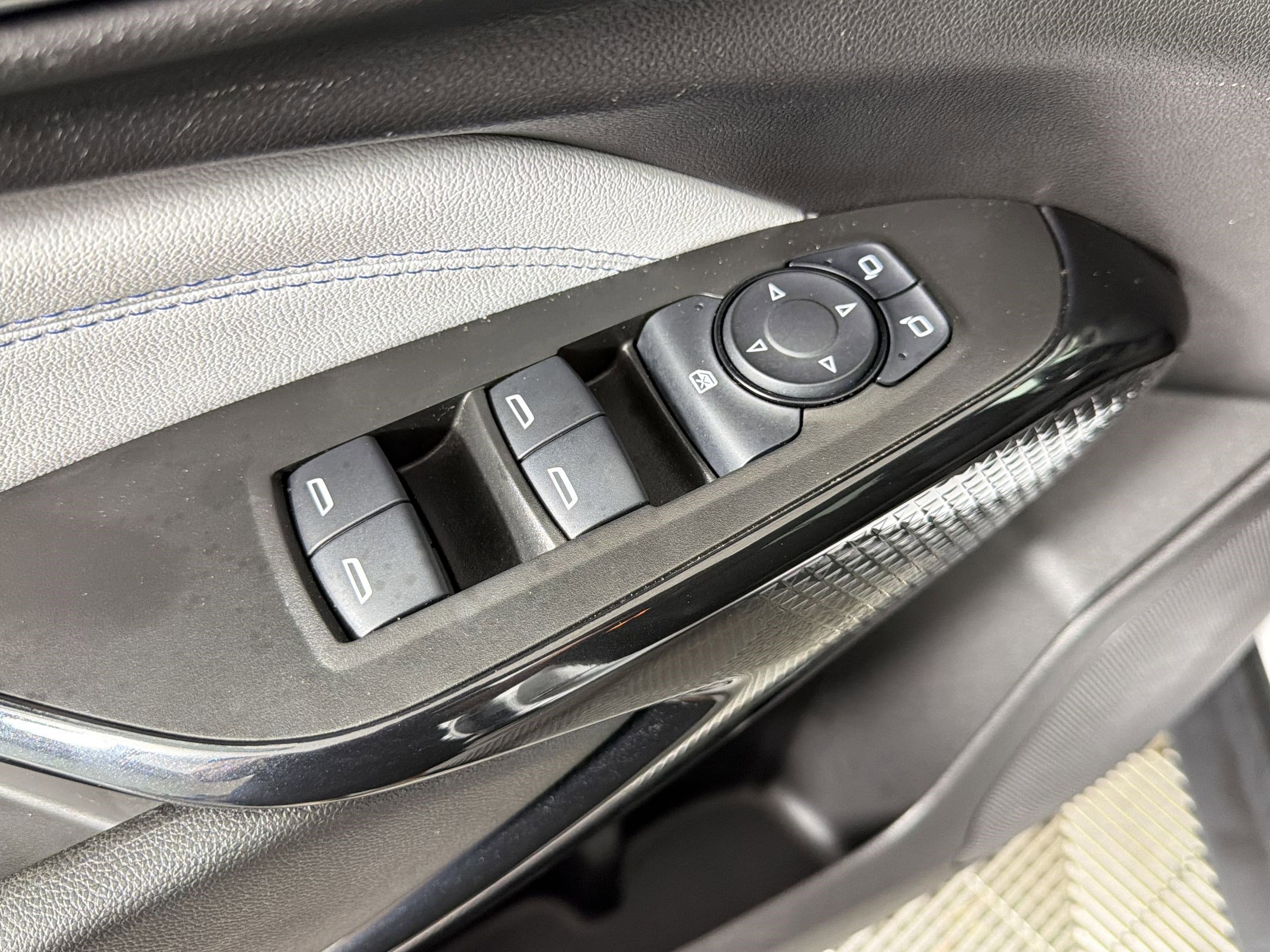 Used 2024 Chevrolet Trax LT FWD image 21