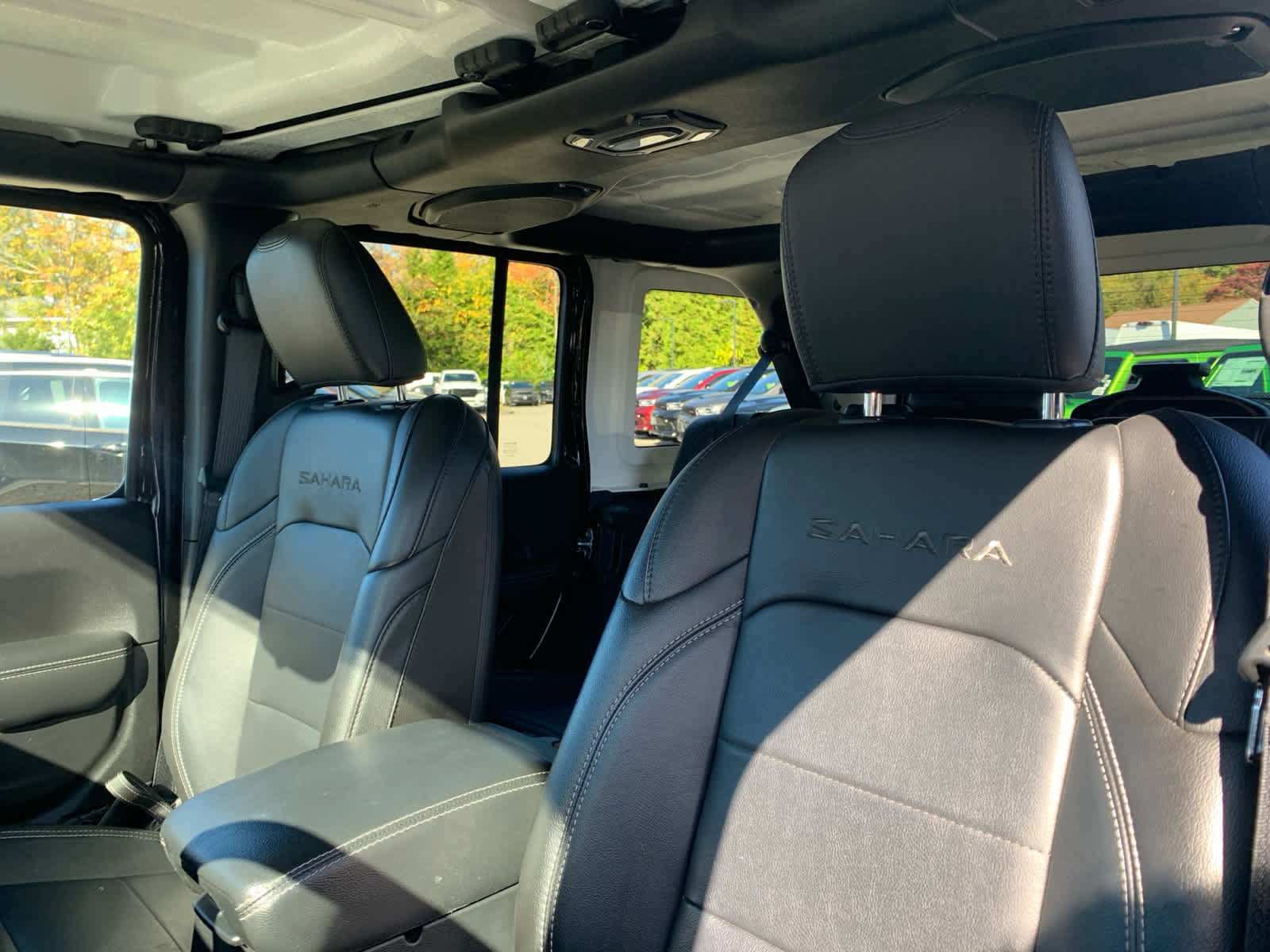 Used 2023 Jeep Wrangler Sahara w/ Cold Weather Group image 13