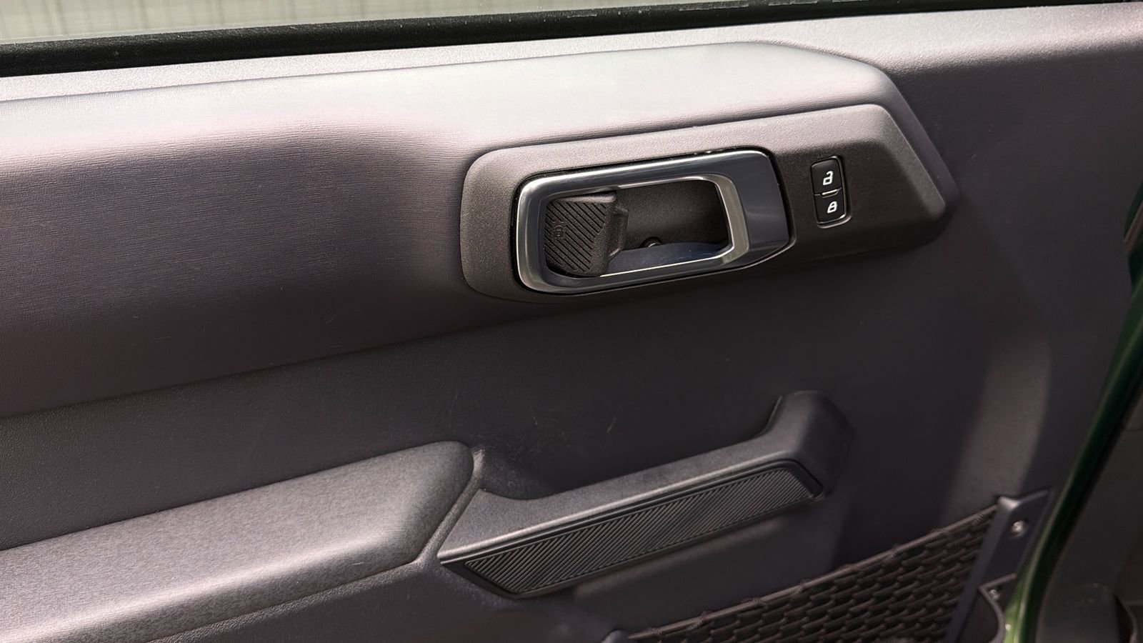 Used 2025 Ford Bronco Badlands image 31