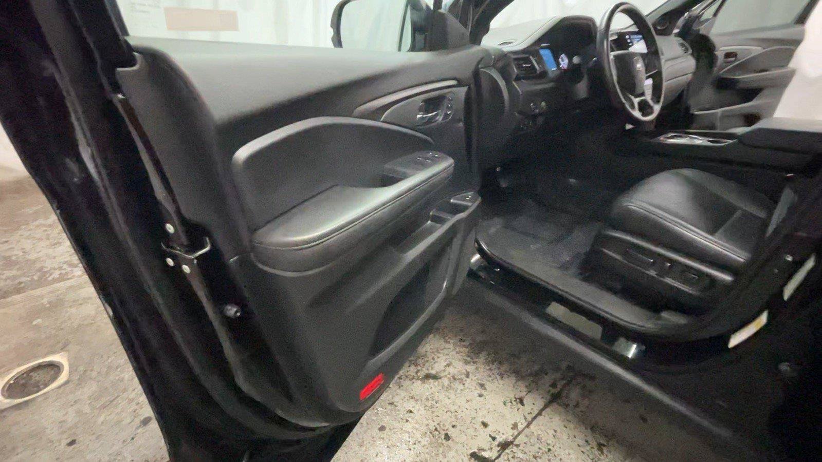 Certified 2025 Honda Passport EX-L image 29