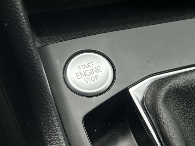 Certified 2022 Volkswagen Taos SE image 30