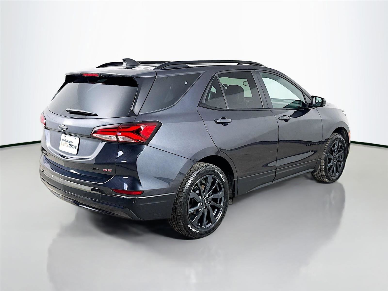 Used 2023 Chevrolet Equinox RS image 9