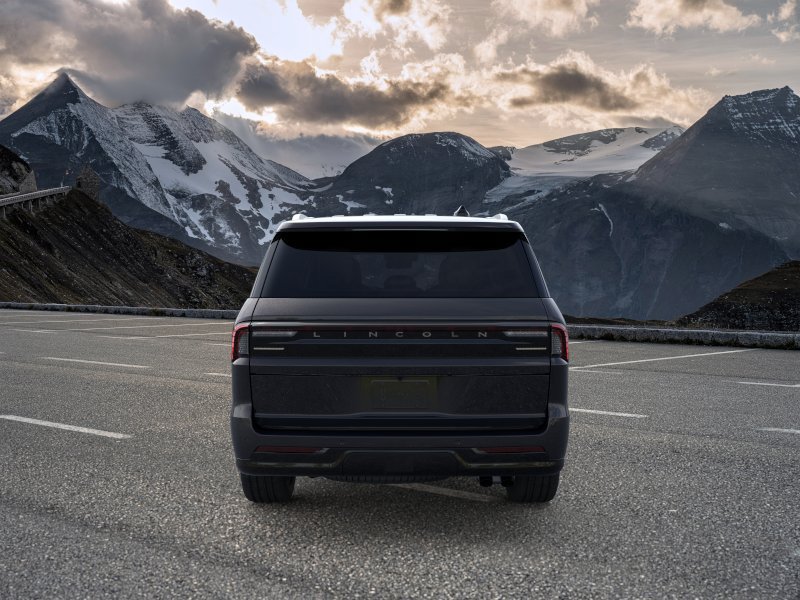 New 2026 Lincoln Navigator Premiere AWD/4WD image 5