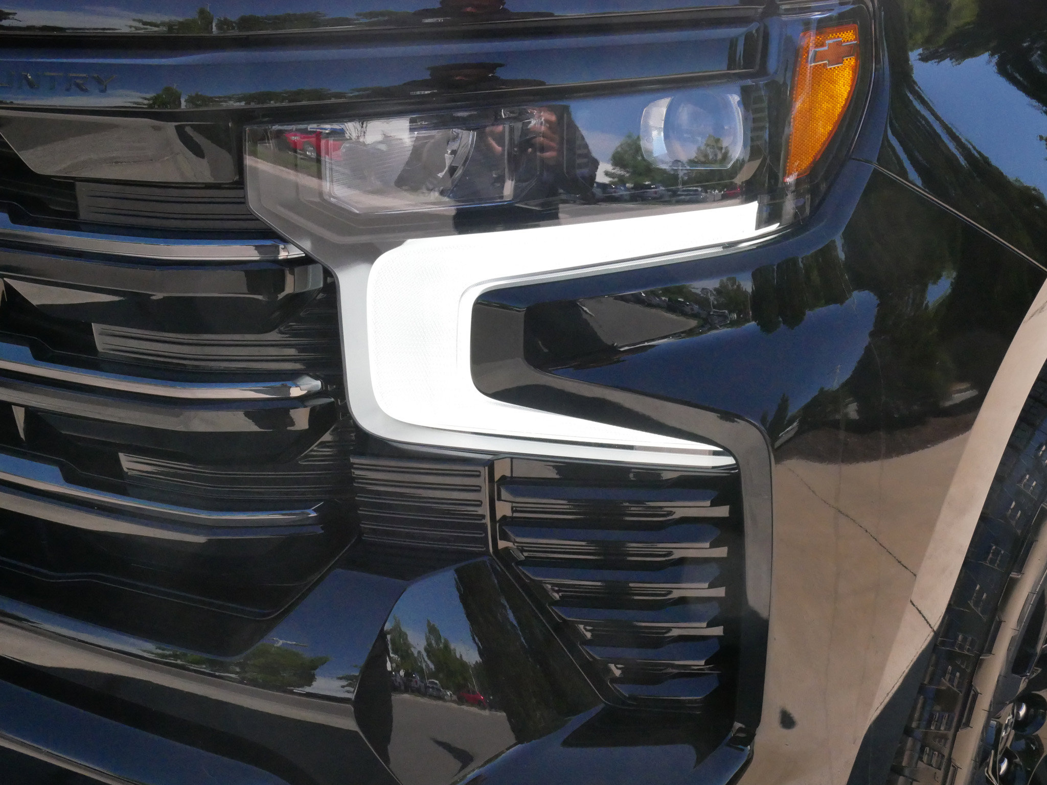 Used 2026 Chevrolet Silverado 1500 High Country w/ Midnight Edition AWD/4WD image 6