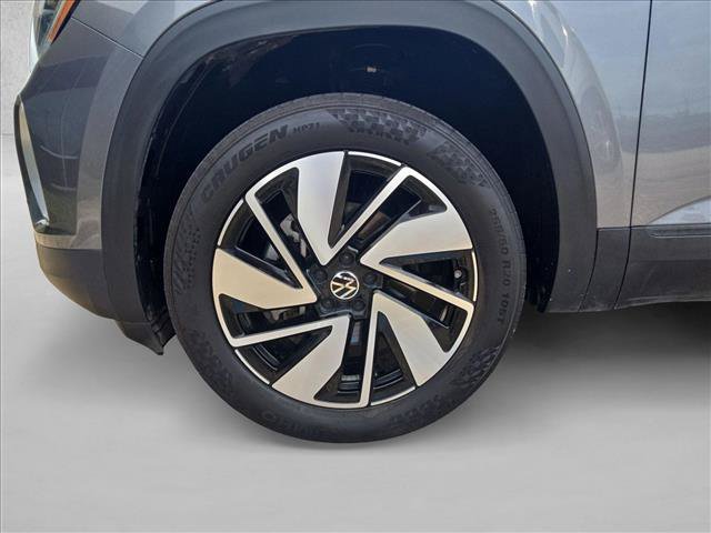 Used 2025 Volkswagen Atlas SE FWD image 24