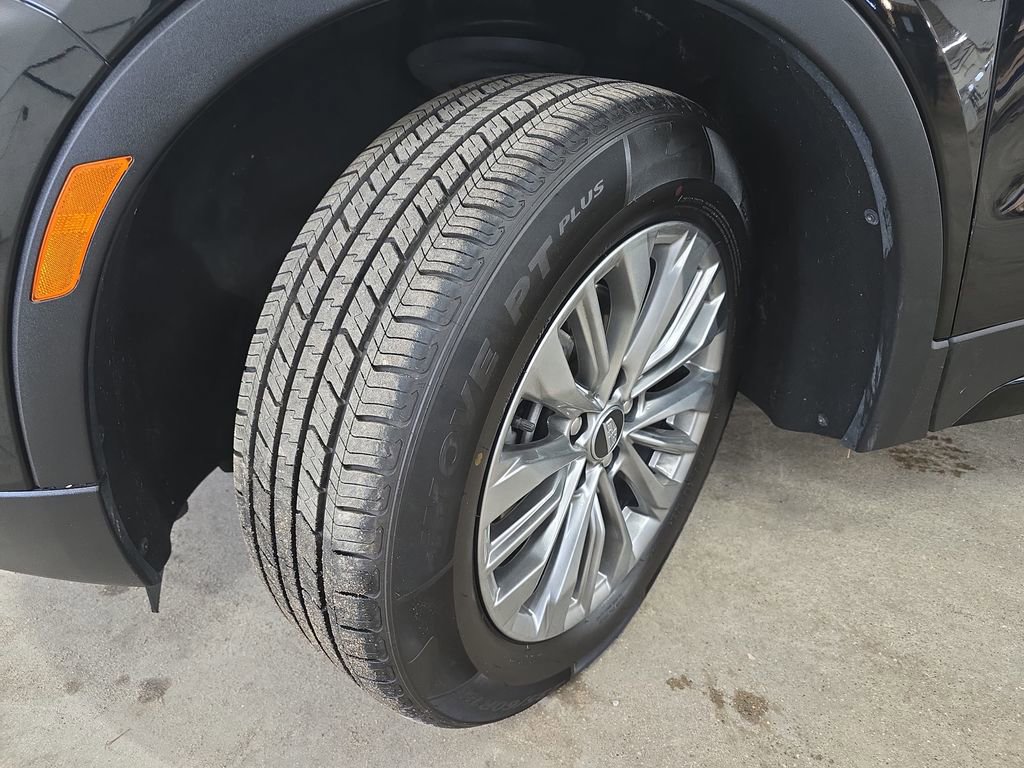 Used 2025 Cadillac XT4 Premium Luxury FWD image 33